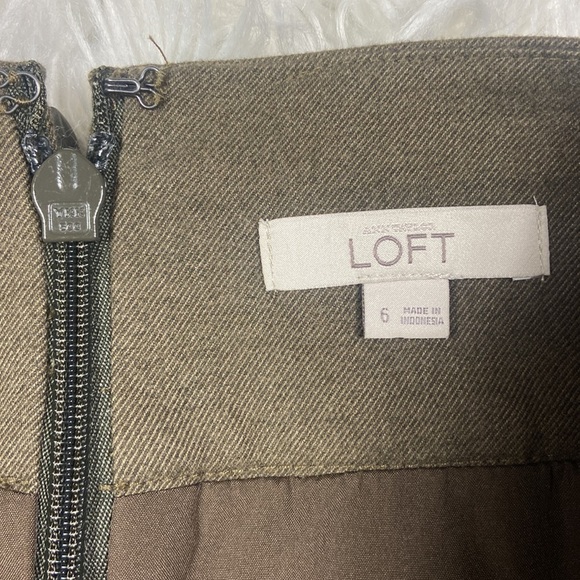 Loft Olive Green Zippered Mini Skirt with Pockets - Picture 4 of 5